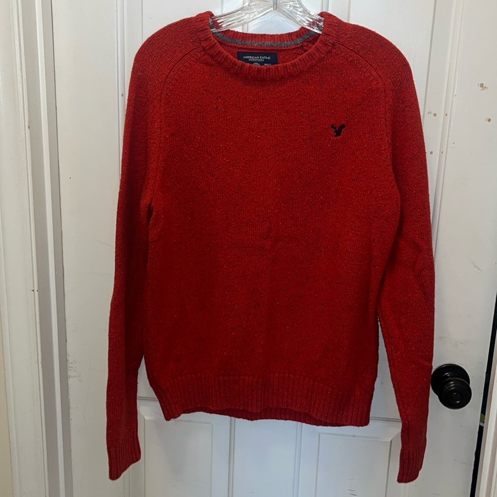 LIKE NEW AEO Men’s Athletic Fit Sweater - Sz Medium